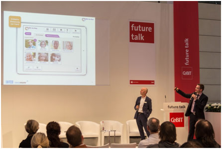 Clemens Weins von Cocomore hält den Vortrag „Siri in Social Networks – Innovation für die Nachbarschaft“ auf der CeBIT 2015.