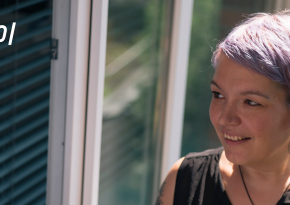 Manuela Meier with lilac hair working at Cocomore